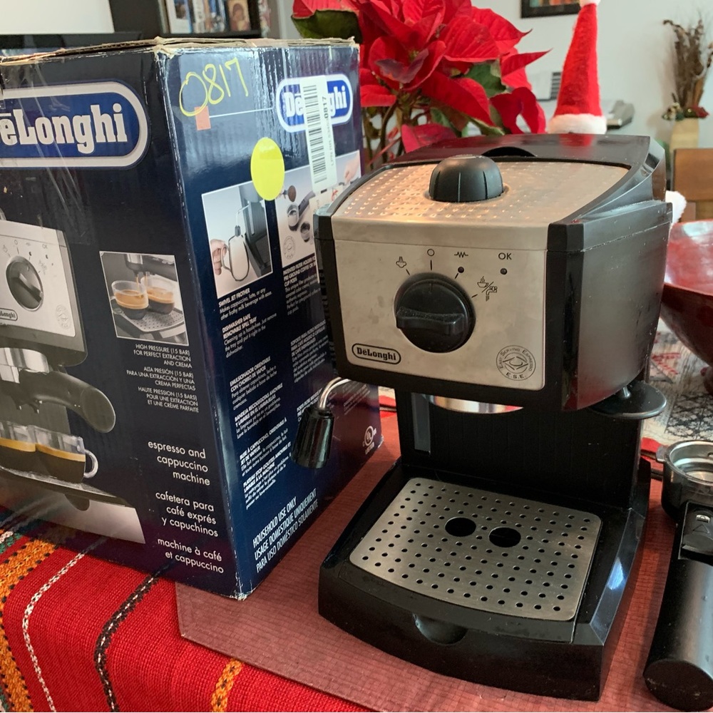 DeLonghi EC155 Espresso Machine in very good condition.